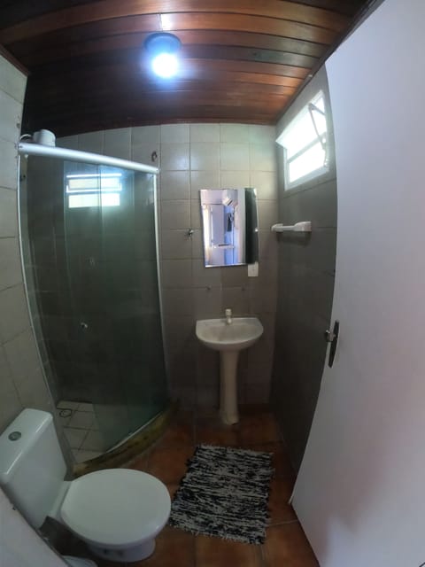 Standard Double Room | Bathroom | Shower, towels