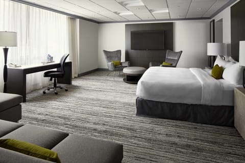 Club Room, 1 King Bed | Premium bedding, down comforters, pillowtop beds, in-room safe