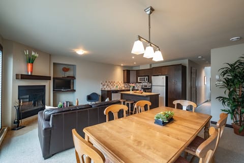 Borealis 235, 3 Bedroom Townhome | Living area | Flat-screen TV, fireplace, DVD player