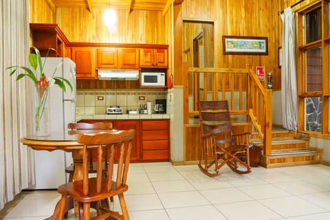 Superior Cabin | In-room dining