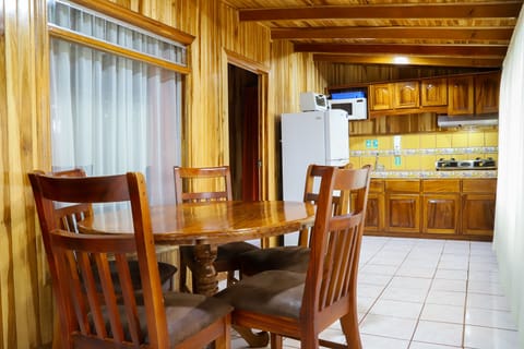 Family Cabin, 3 Bedrooms | In-room dining