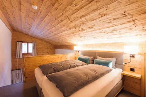 Deluxe Suite, Balcony | Premium bedding, down comforters, free WiFi, bed sheets