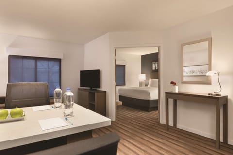 Suite, 1 Bedroom, Accessible, Bathtub | Pillowtop beds, in-room safe, desk, blackout drapes