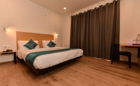 Deluxe Room | Egyptian cotton sheets, premium bedding, Select Comfort beds, free WiFi