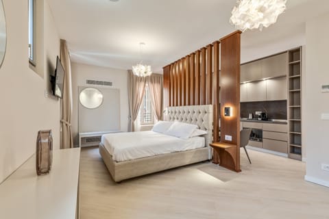 Deluxe Studio Suite | In-room safe, desk, iron/ironing board, free WiFi