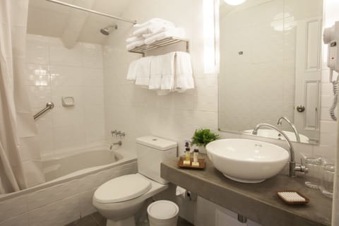 Superior Double or Twin Room | Bathroom | Shower, hair dryer, towels