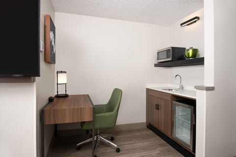 Premium bedding, down comforters, in-room safe, desk