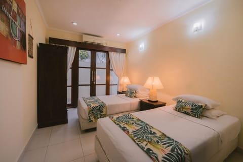 3 Bedroom Suite Villa  | Desk, iron/ironing board, bed sheets