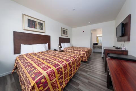 Deluxe Double Room | Desk, free WiFi, bed sheets