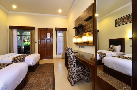 Premier Room | 1 bedroom, down comforters, desk, free WiFi