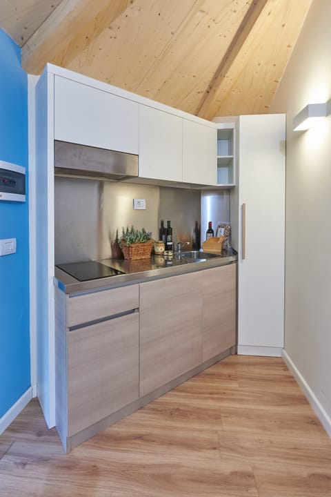 Superior Chalet, 1 Bedroom | Private kitchen | Fridge, stovetop, cookware/dishes/utensils