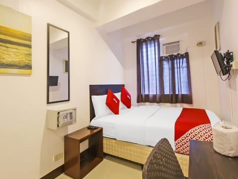 Standard Double Room | Free WiFi, bed sheets