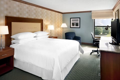 Premium bedding, pillowtop beds, in-room safe, desk