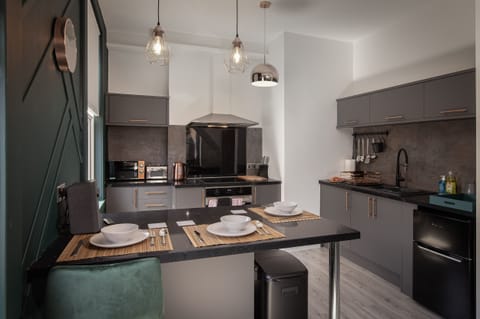 Luxury Apartment, Private Bathroom (Town View Apartment) | Shared kitchen