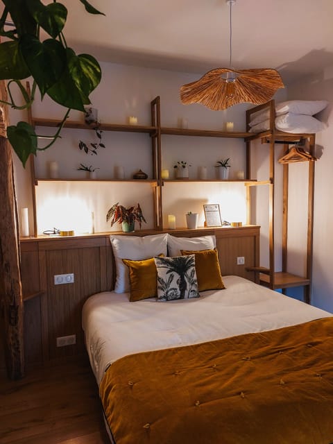 Superior Double Room, Ensuite, Pool View