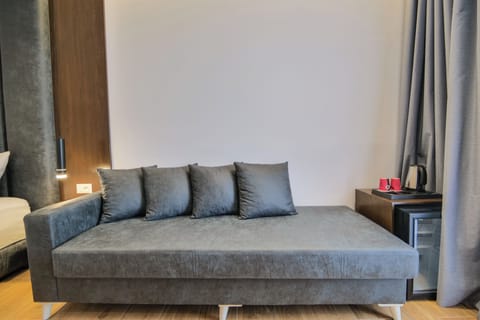Suite, Hot Tub | 1 bedroom, bed sheets