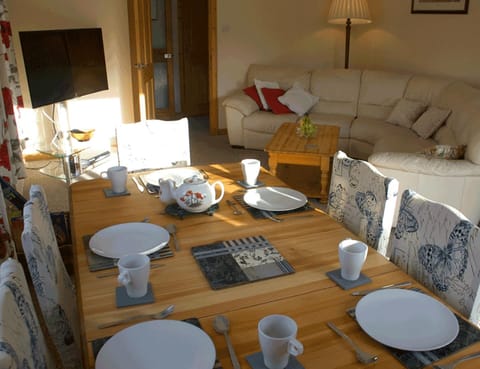 House | Private kitchen | Fridge, microwave, oven, stovetop