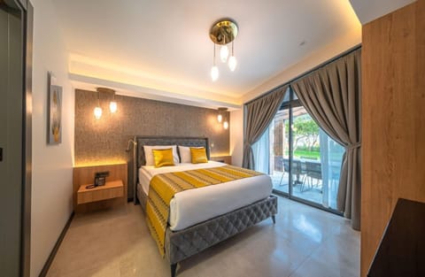 Superior Villa, 1 Bedroom, Garden View | Egyptian cotton sheets, premium bedding, minibar, in-room safe