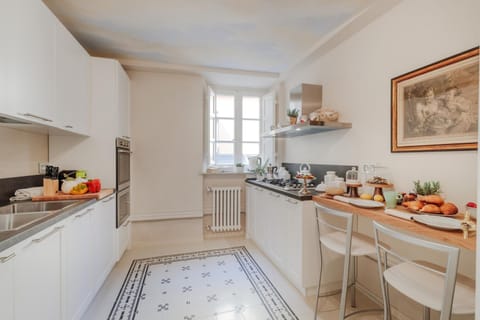 Apartment | Private kitchen | Dining tables