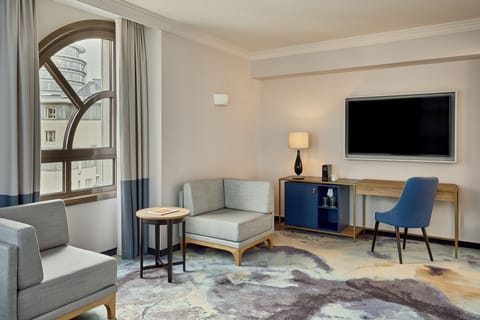 Junior Suite, 1 Double Bed | Premium bedding, pillowtop beds, in-room safe, desk