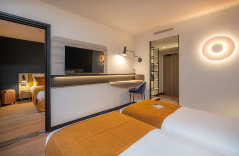 Desk, laptop workspace, soundproofing, bed sheets