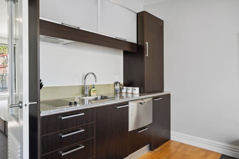 Apartment | Private kitchenette | Full-size fridge, microwave, oven, stovetop