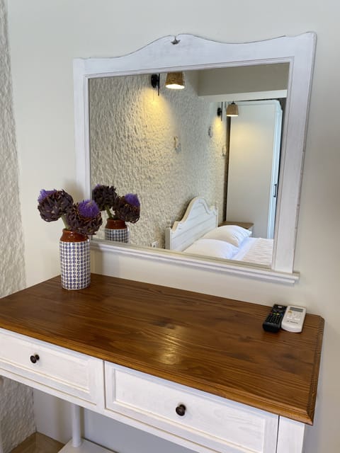 Deluxe Double Room | Laptop workspace, free WiFi