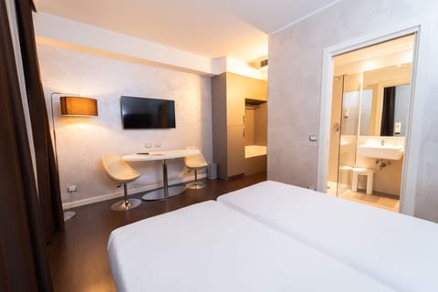 Superior Double Room | Minibar, in-room safe, desk, soundproofing
