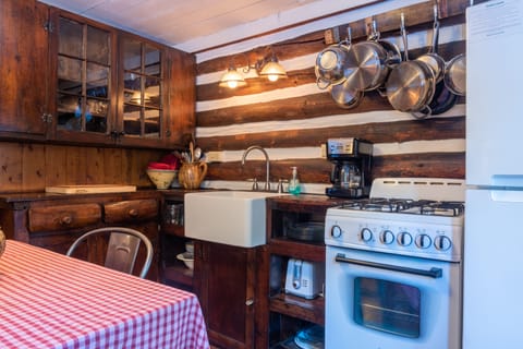 Classic Cabin, 1 Bedroom, Mountain View, Mountainside | Private kitchen | Full-size fridge, oven, stovetop, coffee/tea maker