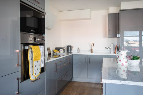 Apartment, Accessible, Private Bathroom | Shared kitchen