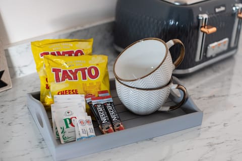 Apartment, Accessible, Private Bathroom | Shared kitchen