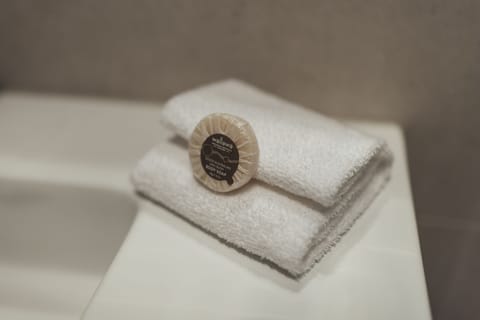 Shower, towels