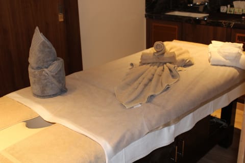 Couples treatment rooms, hot stone massages, deep-tissue massages