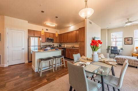 Deluxe Apartment | In-room dining