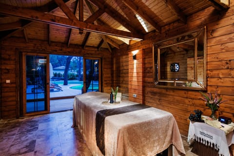 Sauna, spa tub, steam room, Turkish bath, body treatments, body wraps