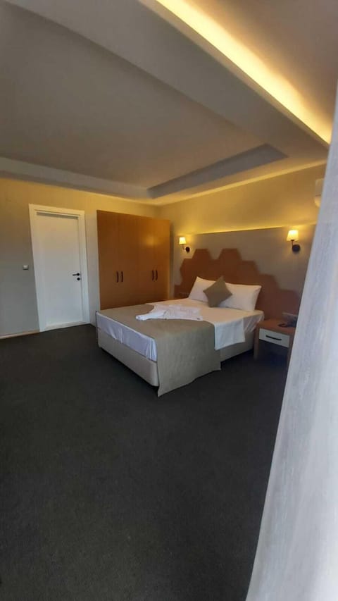 Comfort Suite | Free minibar items, free WiFi, bed sheets