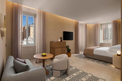 Deluxe Junior Suite | Premium bedding, memory foam beds, free minibar, in-room safe