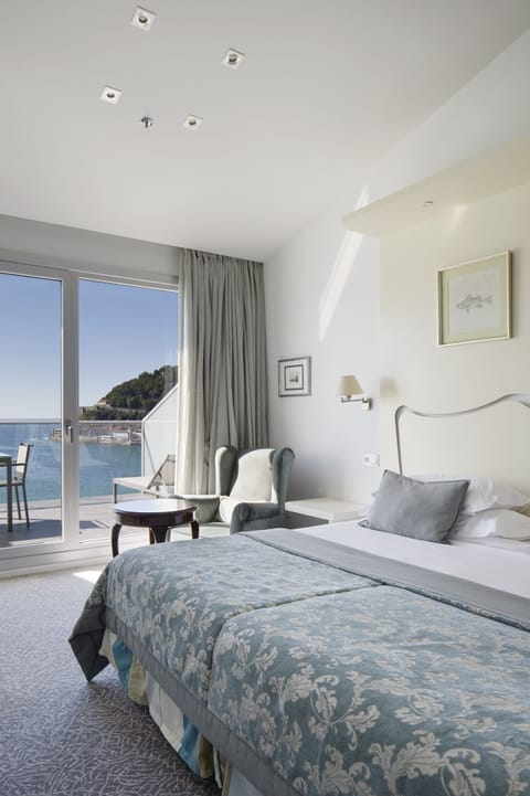 Penthouse, Terrace, Sea View | Premium bedding, Select Comfort beds, minibar, in-room safe