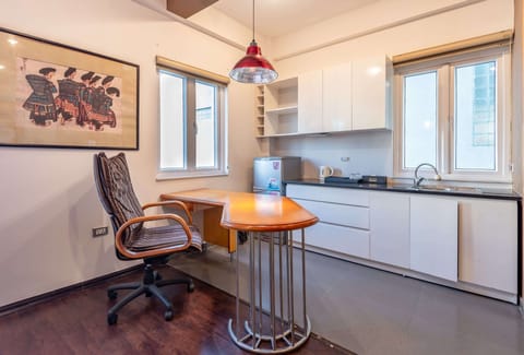 Room, Connecting Rooms | Private kitchen | Mini-fridge, electric kettle, dining tables