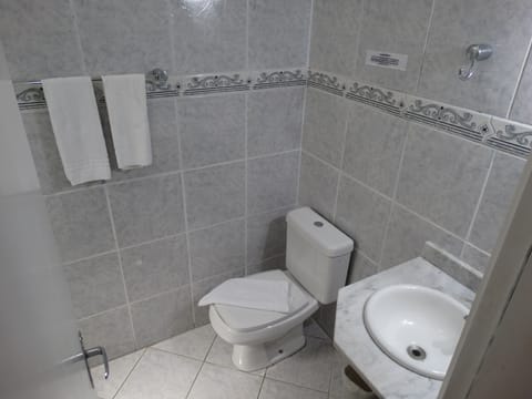 Standard Double Room | Bathroom | Shower, towels