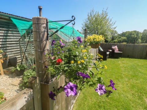 Cottage | Property grounds