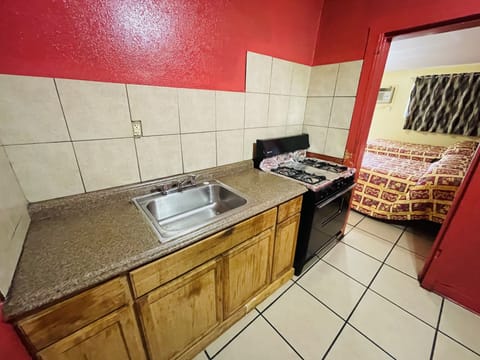 Classic Room, 2 Double Beds, Smoking, Kitchen | Private kitchen