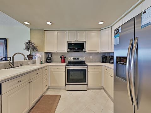 Condo, Multiple Beds, Balcony, Ocean View (#306 - No Pets Allowed) | Private kitchen | Fridge, microwave, oven, stovetop