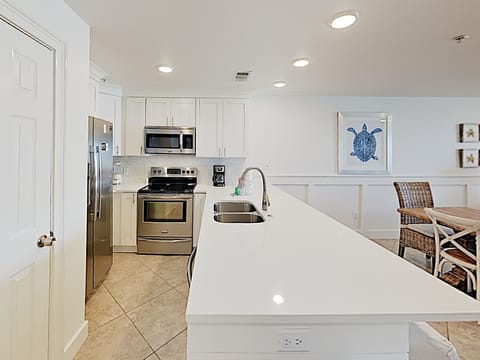 Condo, Multiple Beds, Kitchen, Ocean View (#105 - No Pets Allowed) | Private kitchen | Fridge, microwave, oven, stovetop