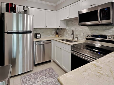 Condo, Multiple Beds, Balcony, Ocean View (11 - No Pets Allowed) | Private kitchen | Fridge, microwave, oven, stovetop