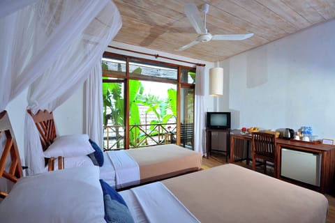 Classic Room, 1 Double or 2 Twin Beds | Balcony view