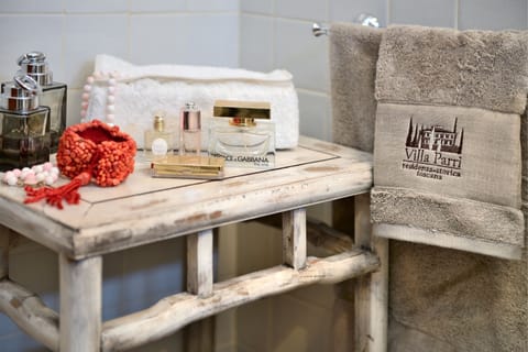 Apartment, 1 Bedroom | Bathroom amenities | Free toiletries, hair dryer, bathrobes, bidet