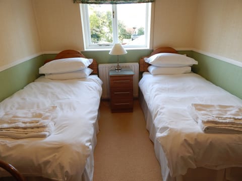 Twin Room, Ensuite (Garden View) | Iron/ironing board, free WiFi, bed sheets