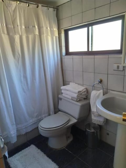 Family Apartment | Bathroom | Combined shower/tub, free toiletries, hair dryer, towels