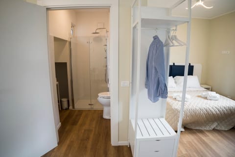 Standard Studio, Ground Floor | Bathroom | Shower, rainfall showerhead, hair dryer, towels